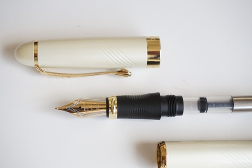 UK SOLD! Jinhao X450 White Pearl Twist Fountain Pen MEDIUM Nib Gold Trim