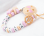 Babyfuß ♥ Baby rosa Holz Schnullerkette mit Namen ♥ Mädchen ♥ kleine Schwester