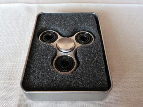 Finger Kreisel /"Super 360 Spinner-Chrome in silberner Box/" Fidget Spinner