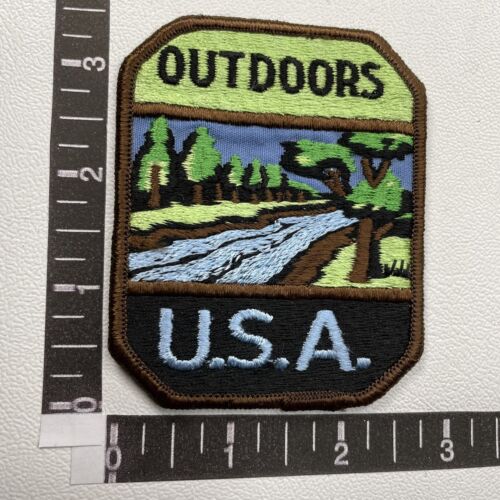 Gorgeous Nature Scenery, Trees 09N9 Vintage OUTDOORS USA Patch 