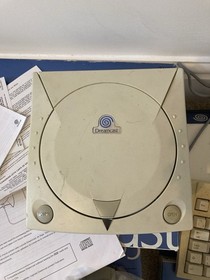 Sega Dreamcast Console With Games Bundle And Accessories