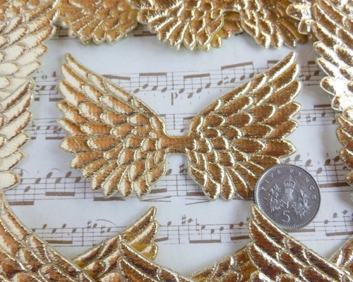 100 Angel /& Fairy Wings Metallic Gold Wing Christmas Embellishments 7cm//2.5/"