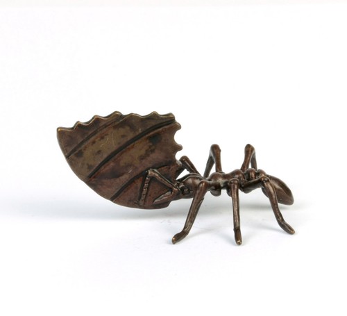 okimono leaf cutter ant collectable Solid bronze ant sculpture tokonoma art
