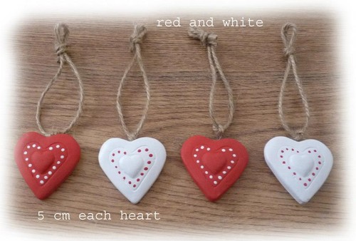 4 Shabby Chic Style Coeurs-Blanc /& Rouge ♡