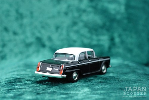 Black // White TOMICA LIMITED VINTAGE LV-01c 1//64 NISSAN CEDRIC