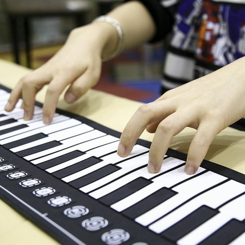 Portable Electronic Foldable Piano 49 Keys Flexible Silicone Hand Roll Keyboards