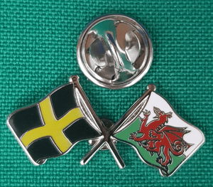 Welsh Dragon /& St Andrews Flag Friendship Lapel Pin badge FREE UK Delivery