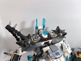 LEGO Chima: Icebite's Claw Driller 70223 + partial base from 70010