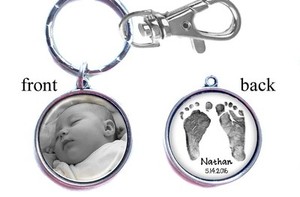 Personalized-Baby-Photo-Footprint-Keychain-Double-Sided-2-sides-for-Mom-Dad