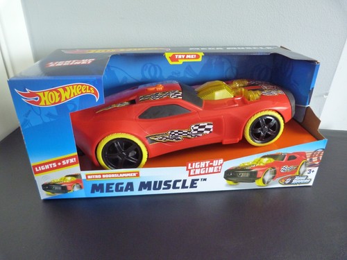 Hot Wheels Mega músculo Nitro Doorslammer Con Luz /& Sonidos del motor 33cm