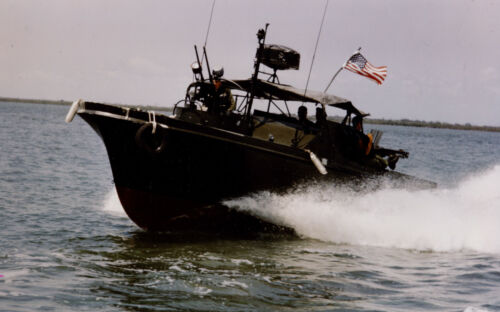 PBR BOATS SCRIPT LAPEL HAT PIN UP US NAVY VETERAN GIFT USS PATROL RIVER BOAT WOW