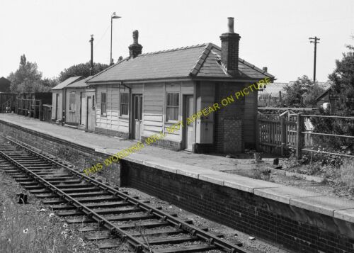 St Hatfield 2 GNR. Smallford Railway Station Photo Albans Line Hill End
