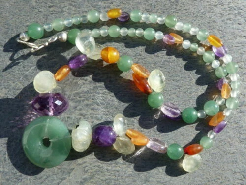 Collane e pendagli di lusso con perle multicolore