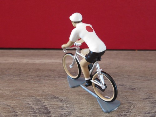 COUREUR CYCLISTE MAILLOT DU JAPON PLOMB 50 MM