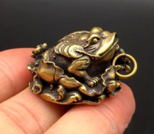 Brass Carved 3 Legged Toad Coins Money Frog Statue Wealth Keychain Figure