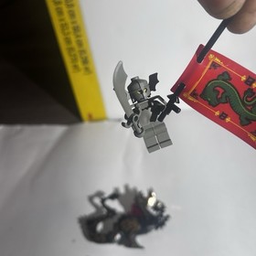 Lego Oriental Dragon Gold black Chrome gold helmet minifigure 7419 + guardian