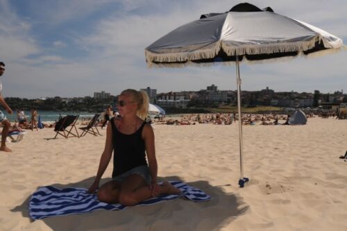 Silver bestUV top/&black under,air vent plastic anchor SUPER COOL Beach Umbrella