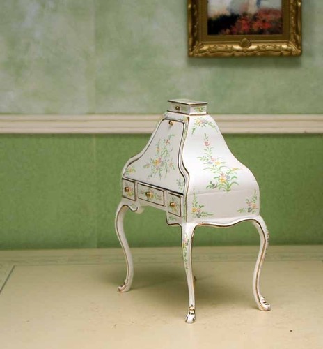 White Writing Hepplewhite Desk DOLLHOUSE FURNITURE 1//12 or 1/" Scale BESPAQ