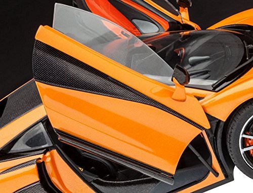 McLaren 570s Plastic Kit 1:24 Model 07051 REVELL