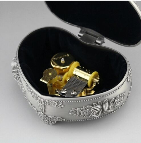TIN ALLOY HEART SHAPE WITH FLOWERS MUSIC BOX ♫ RIVER FLOW IN YOU ♫ 2