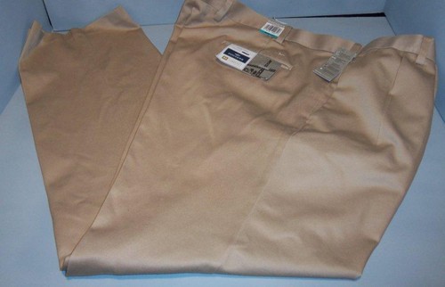 COLORS NWT Pleated Front Dockers Men/'s D3 Classic Fit Iron Free Pants SIZES
