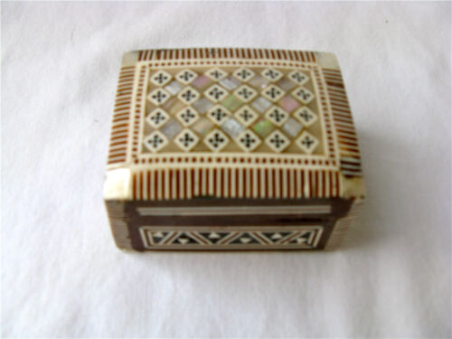 Egyptian Inlaid Mother of Pearl Jewelry Ring Box 2.25" # 754 