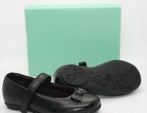 Clarks Filles Daisy Meadow en Cuir Noir École Chaussures Différentes Tailles Entièrement neuf dans sa boîte