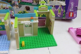 Lego 3188 Heartlake Vet Friends 100% Complete
