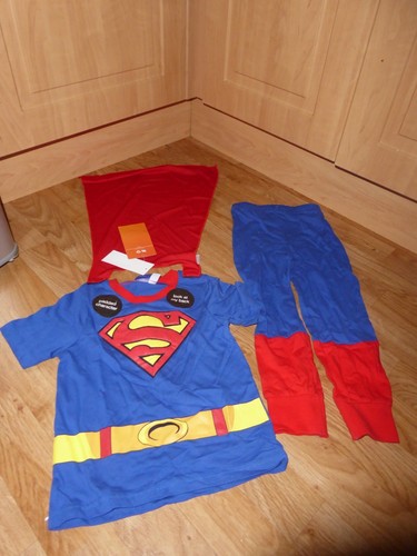 KID/'S BOY/'S GIRL/'S SUPERMAN Pyjamas REMOVABLE CAPE FANCY DRESS AGE 3-4 YEARS NEW