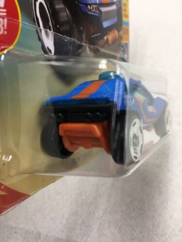Details about   2018 HOT WHEELS 50th ANNIVERSARY HW 50th RACE TEAM 10/10 DUNE DADDY B10 