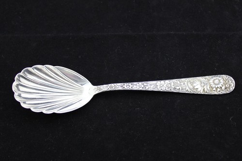 S Kirk /& Son Repousse Sterling Silver Sugar Shell Spoon No Mono