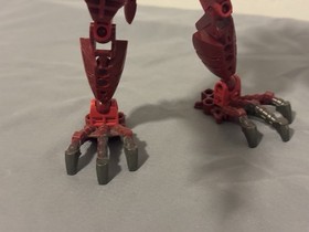 LEGO Bionicle Hakann 8901 42 Pieces Complete No Manual No Cannister