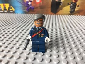 Lego Batman Movie 70908 Scuttler Commissioner Gordon Minifigure Free Shipping