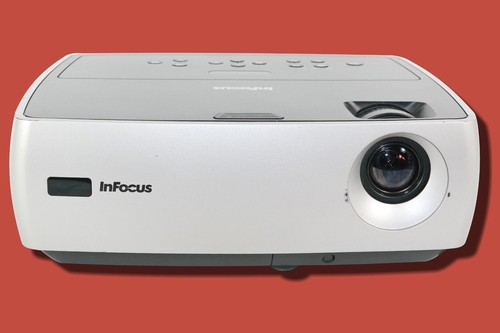 InFocus IN24 EP DLP Projector 2400 ANSI HD 1080i w//Remote HDMI Adapter bundle