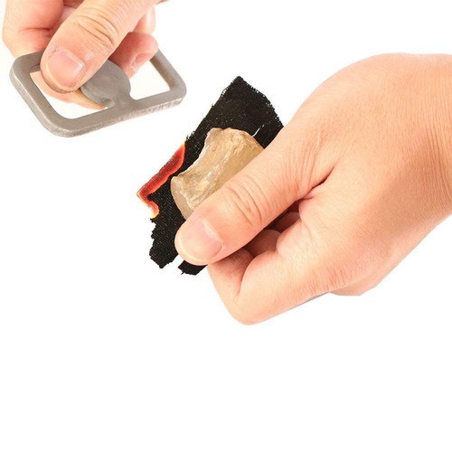 Bushcraft Flint and Steel Fire Starter Flint Survival Tool Fire Striker Camping