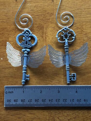 Harry Potter Hogwarts Winged Flying Key Ornament Pewter Silver V1 Christmas Tree 
