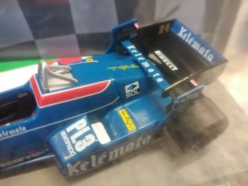 Osella FA1F Alfa Romeo 1984 Piercarlo Ghinzani Fórmula 1 Auto C #185 1:43 Moc