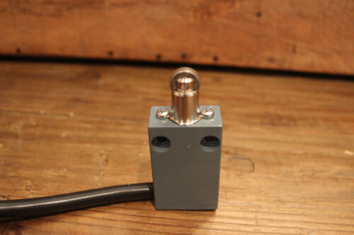 93-2618 X-Axis Home 122/" Limit Switch VF0//1//2//3//4 as Compared to Haas® 32-2050