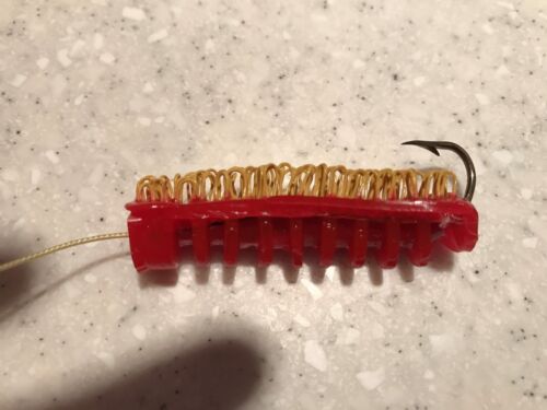 Pack of 24 Red Woolyback Catfish Dip Bait Stinkbait Worms w// Single Hook