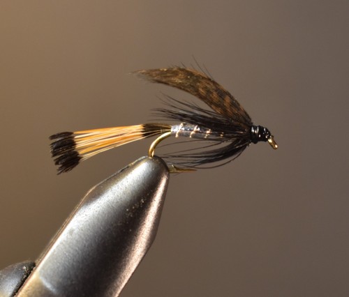 2 Flies Size 12 BLACK /& SILVER Wet Fly Fishing
