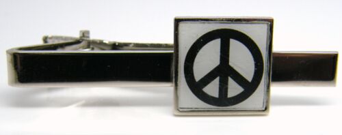 CND PEACE DESIGN TIE CLIP PIN SLIDE MENS GENTS NOVELTY BADGE IN GIFT POUCH