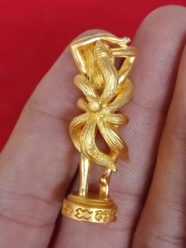 Details about  / Lady Fox 9 Tail statue Gold LP NedKaew Thai Amulet Luck Magic Charm Love Trade