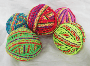 Très Colorés Tissés à la main ruban//bande du Pérou 10 Mètre boule