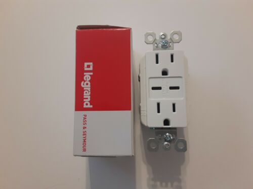 Legrand radiant 15 Amp Decorator Wall Outlet with 3.1 Amp USB Charger White