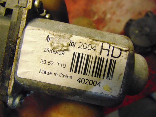 10 09 08 07 Hyundai Elantra oem drivers side left front door power window motor 10 09 08 07 Hyundai Elantra oem drivers side left front door power window motor