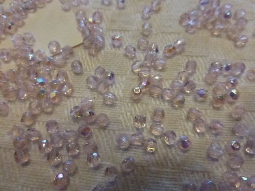lot 300 perle anciennes en cristal à facettes couleur rose mauve irisé diam 4mm