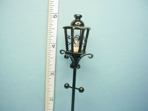 Miniature Battery Operated Outdoor Miniature Pole Lamp FL3ANB Amber