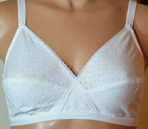 Ladies//Women/'s Cotton Non-Wired Cross Your Heart Bras Underwear White and Black