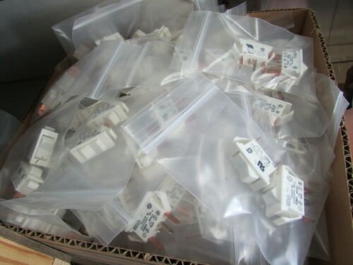 10A 28VDC Panel Mount Lot 2 Eaton ON//OFF//ON Rocker Switches 16A 125VAC 250VAC