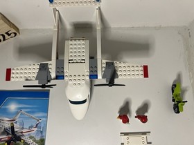LEGO CITY: Ambulance Plane (60116)